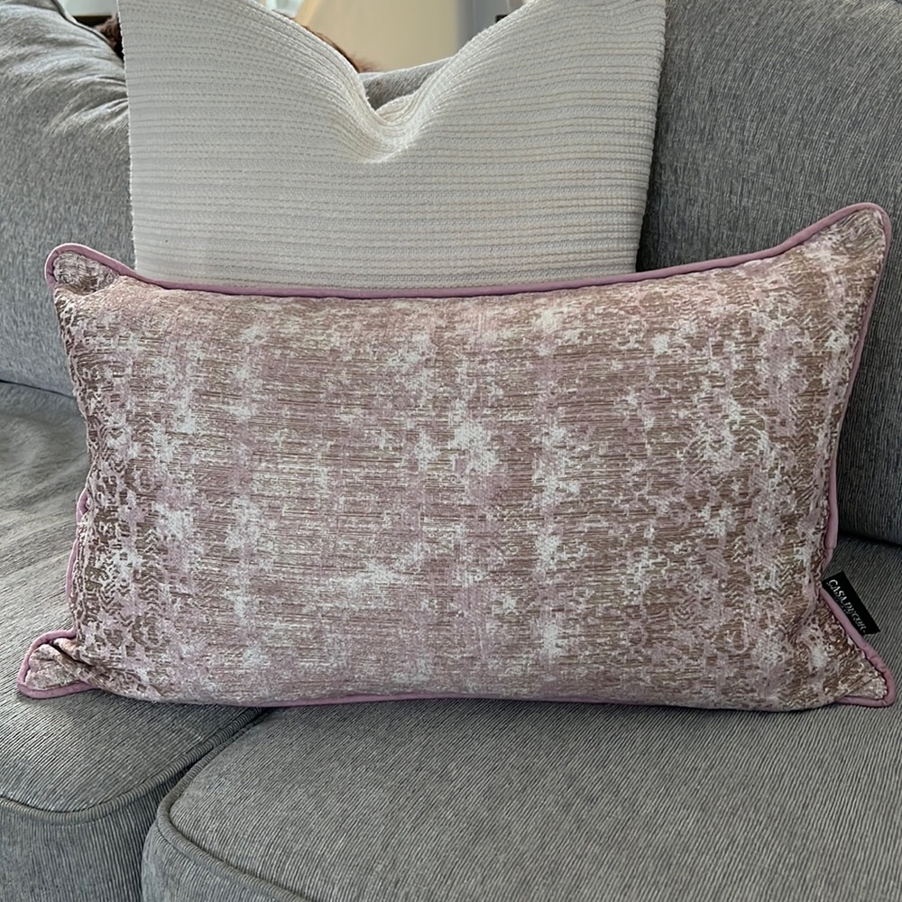 #17–Casa decor pillow